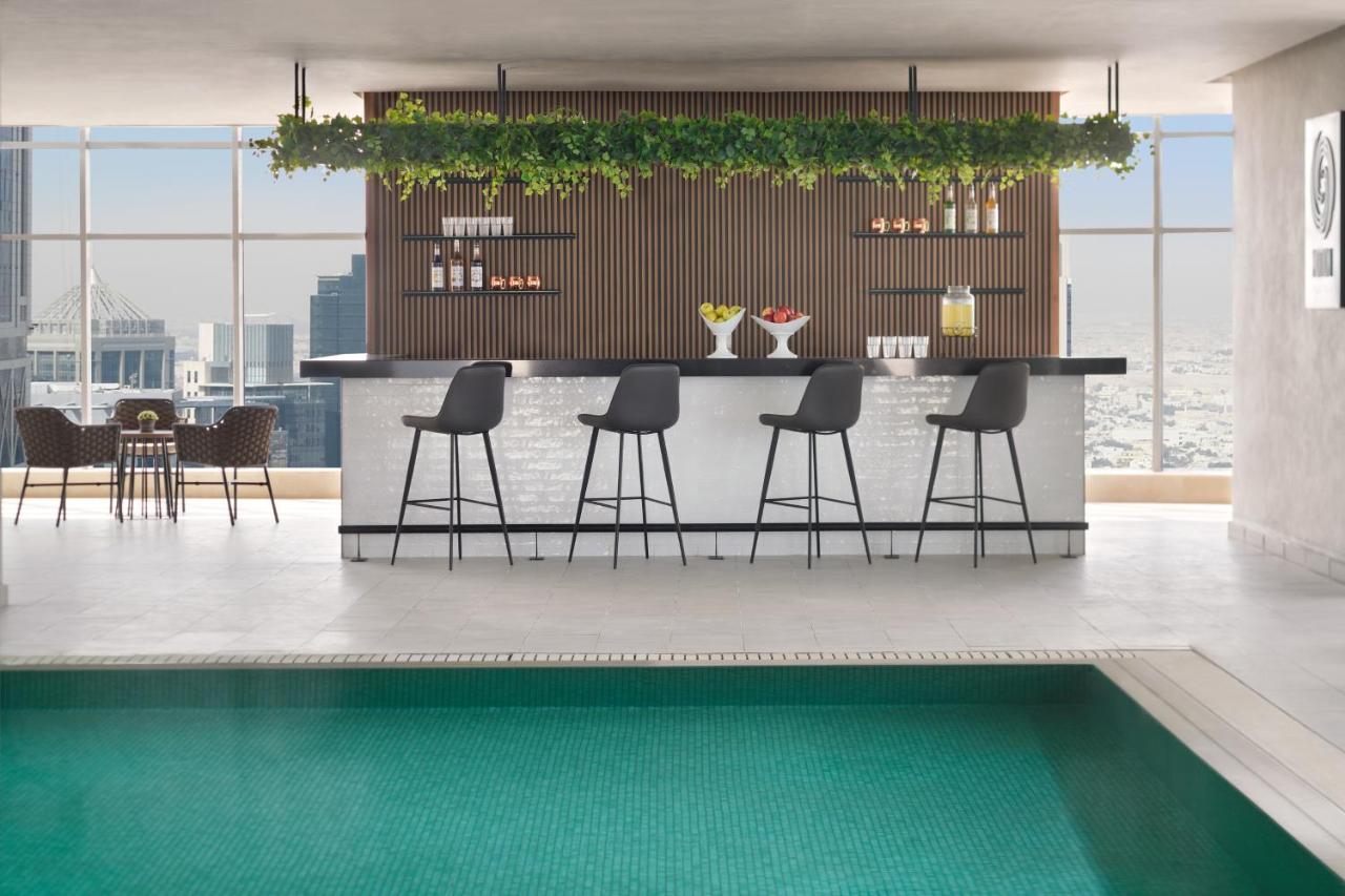 Element By Westin West Bay Doha Hotel Bagian luar foto The Sky Bar