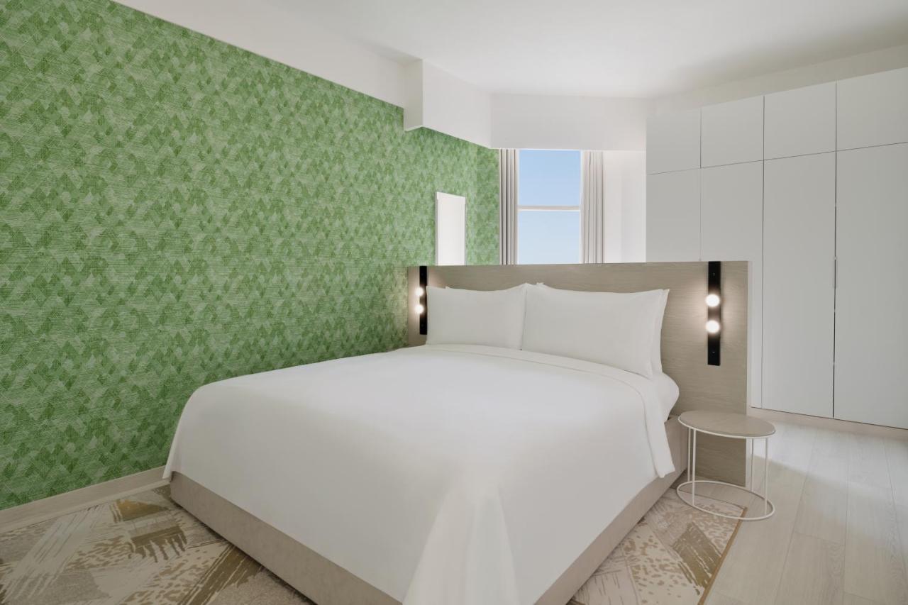 Element By Westin West Bay Doha Hotel Bagian luar foto