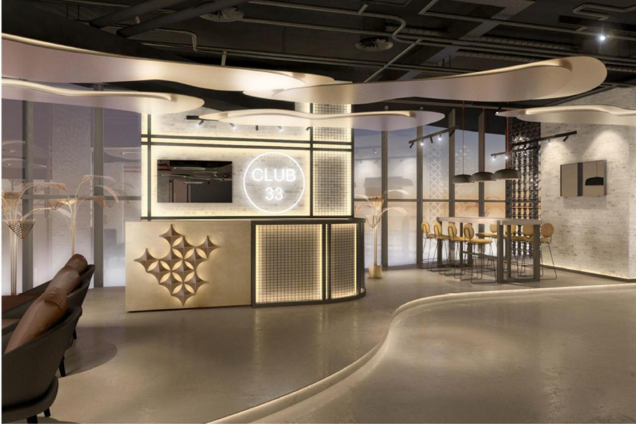 Element By Westin West Bay Doha Hotel Bagian luar foto The lounge at the airport